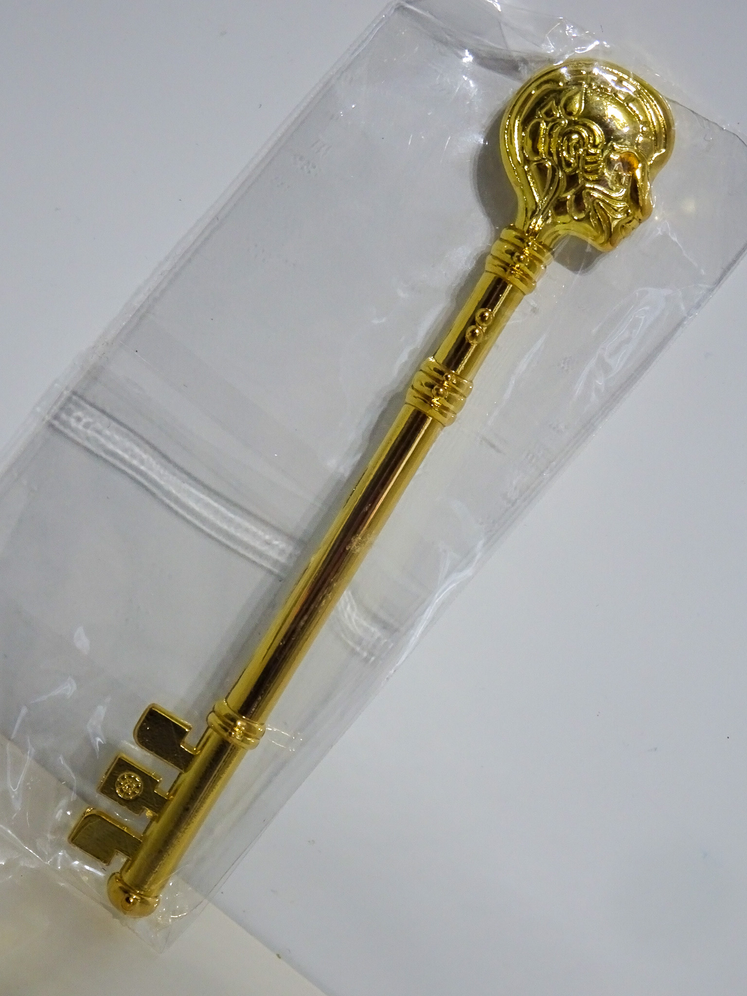 Locke and Key Head Key Prop Replica 9.5cm BAM! Box - JALien Curiosities ...